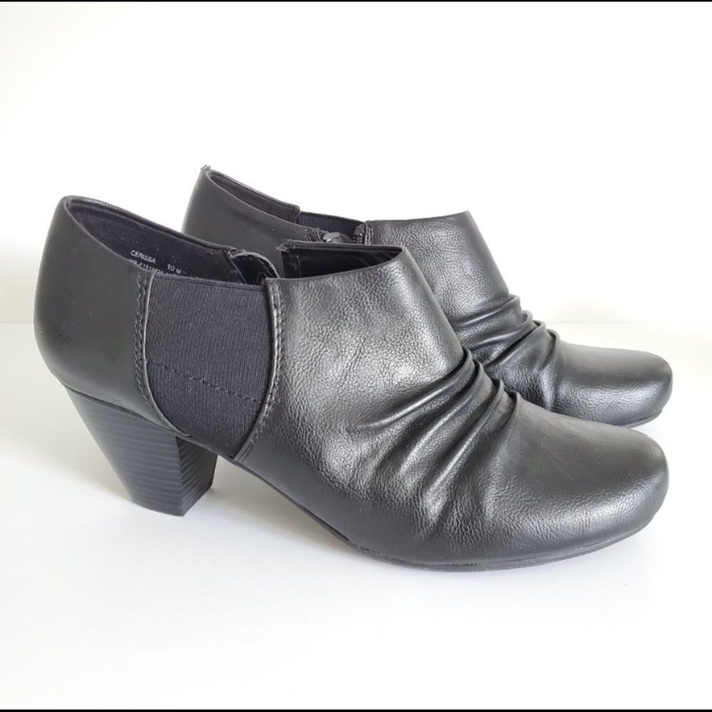 BARETRAPS women’s Black Cerissa Heeled Booties sz 5.5